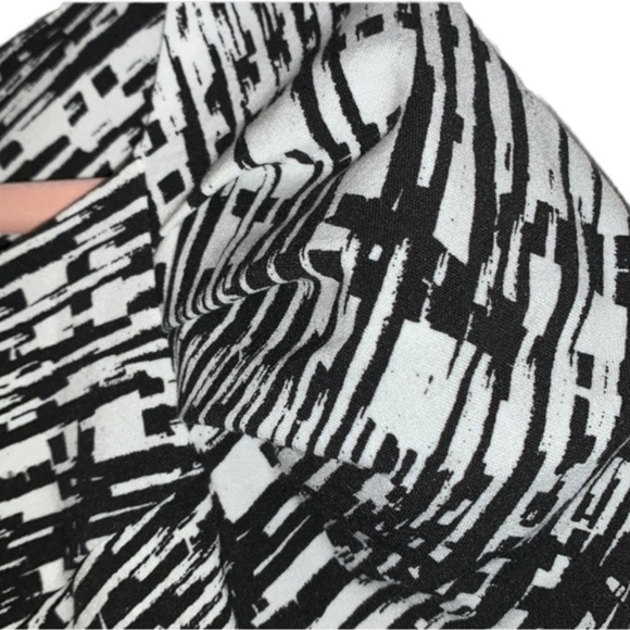 NWOT Roaman’s Jewel Neck A Line Dress Size 14 Black & White Short Sleeve Dress - Picture 5 of 8